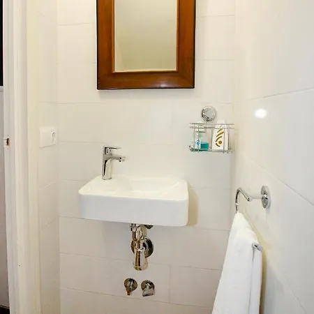 Senia Tomaset I Apartman *